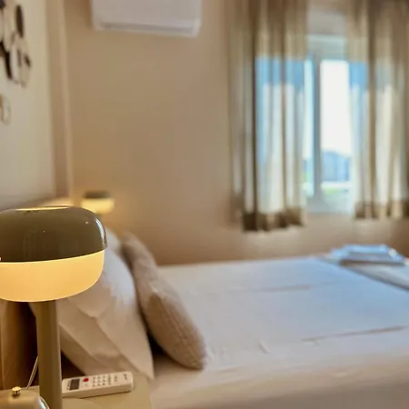 Apartment Feel At - - 2 *