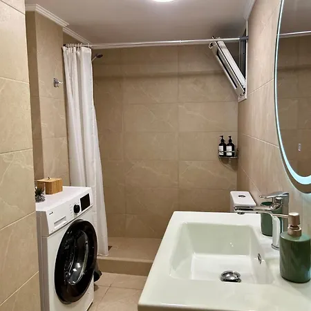 Feel At - - 2 Kalamata